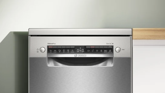 Serie 4 Freistehender Geschirrspüler 45 cm Gebürsteter Stahl mit Anti-Fingerprint SPS4HMI49E