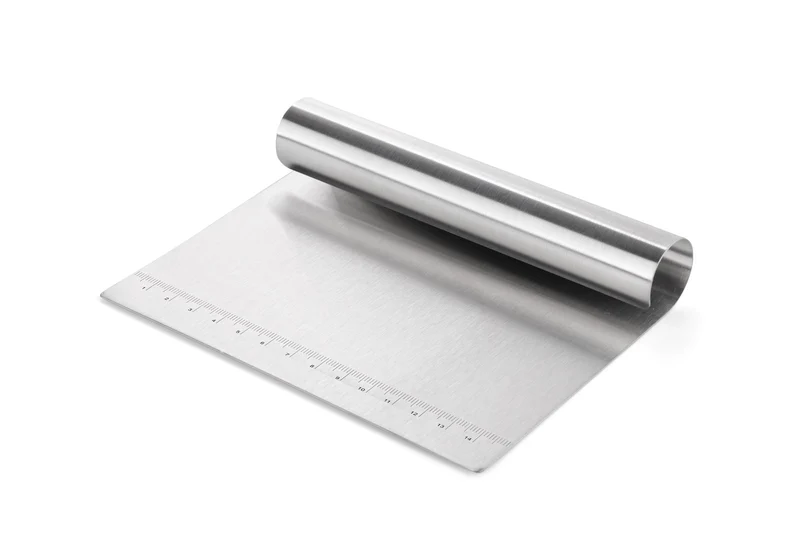 Teigschaber aus Edelstahl - Präzise Teigkarte mit Skala 15cm